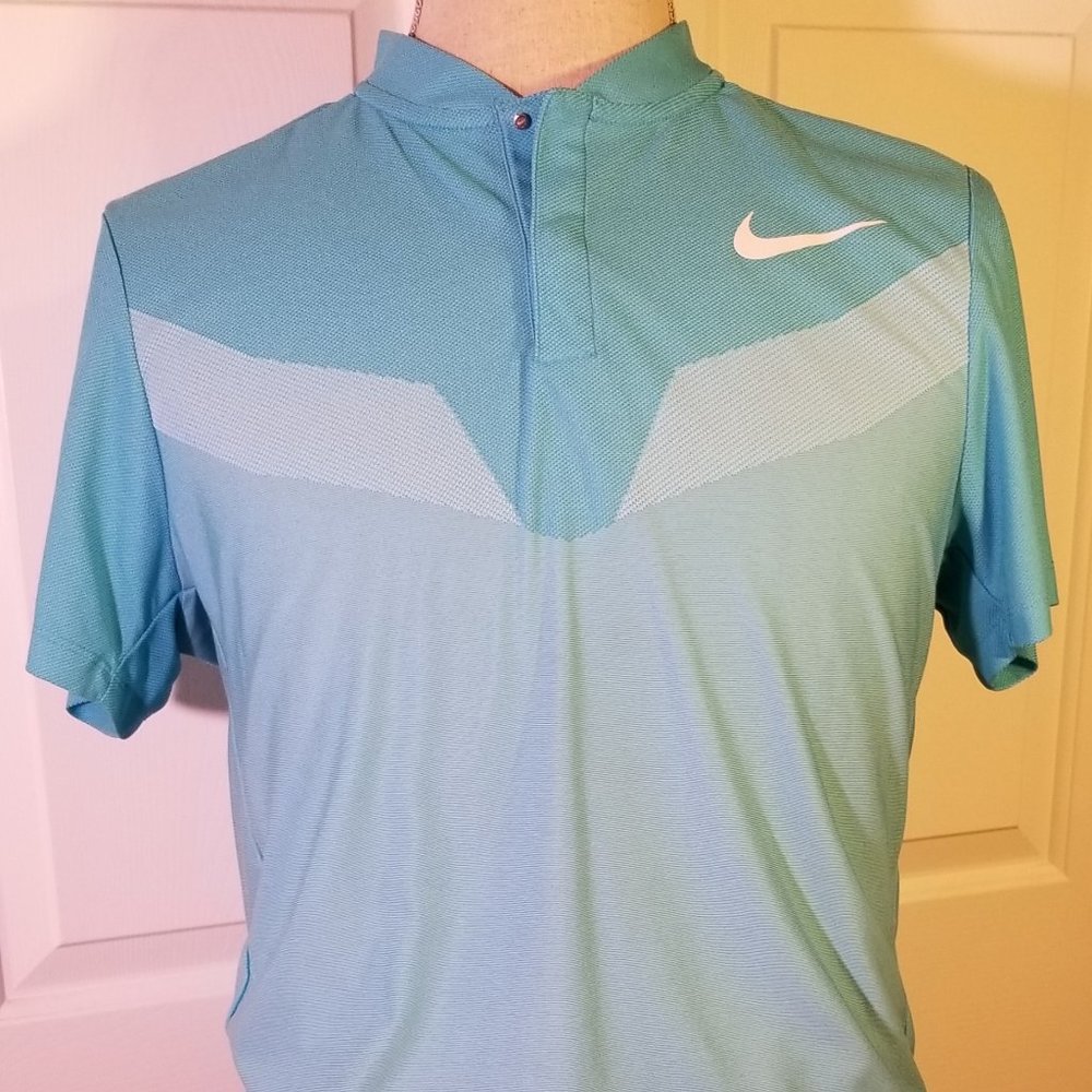 Nike Tiger Woods Golf SS Blue Shirt L, Like New